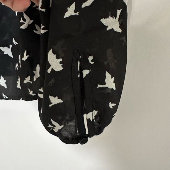 FOREVER 21 Sheer V-Neck Blouse Size Large - Picture 6 of 8